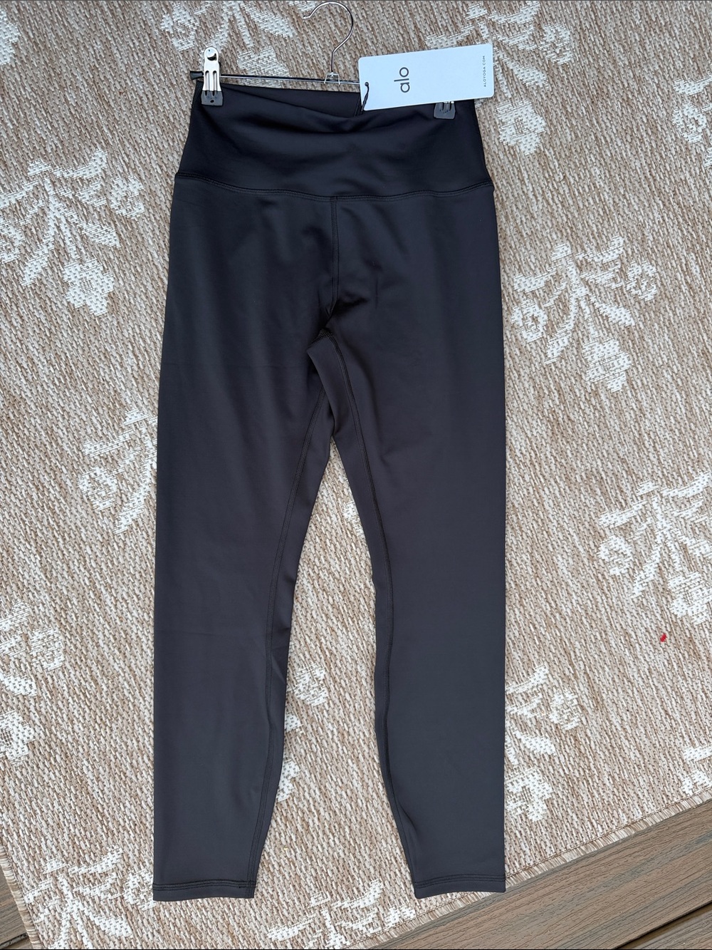 NWT ALO Yoga Black airbrush High-Rise Leggings